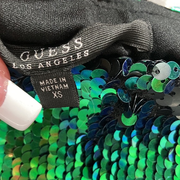 GUESS STUNNING 2 way color Sequin Skirt. SEXY! Size XS. - Picture 7 of 9